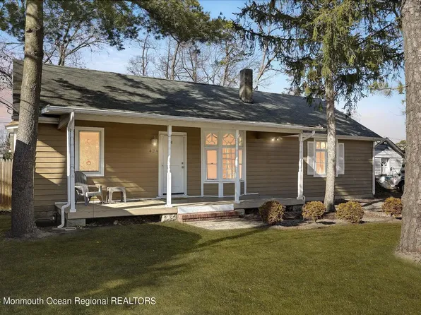 424 Seaman Ave, Beachwood, NJ 08722