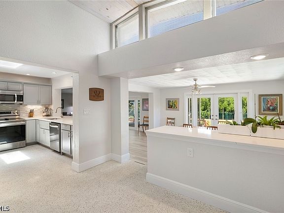 3rd image of 1729 Club House Rd