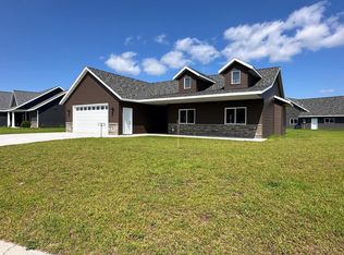 860 9th St NW, Perham, MN 56573