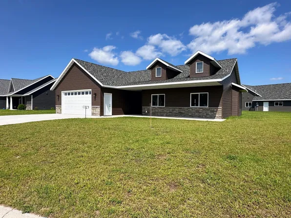 860 9th St NW, Perham, MN 56573