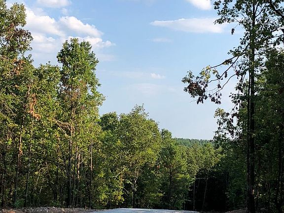3rd image of 14 Woodland Cir
