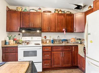 41-569 Inoaole St, Waimanalo, HI 96795