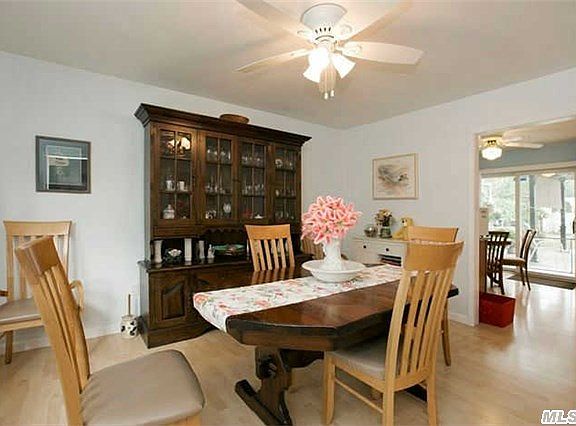 2nd image of 7 Morris St