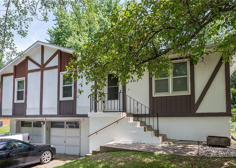 1st image of 1407 SE 15th Pl