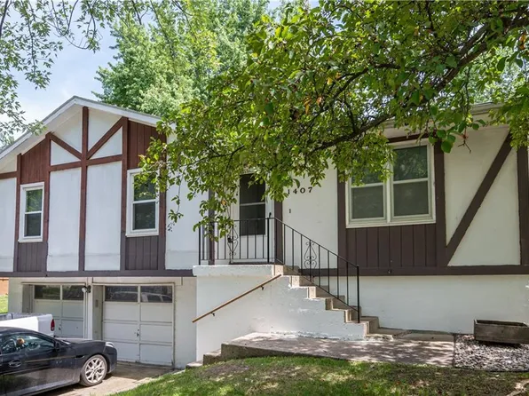 1407 SE 15th Pl, Oak Grove, MO 64075