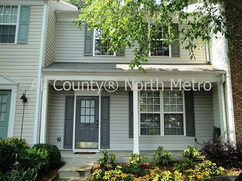 1255 Whitestone Rdg photo 1