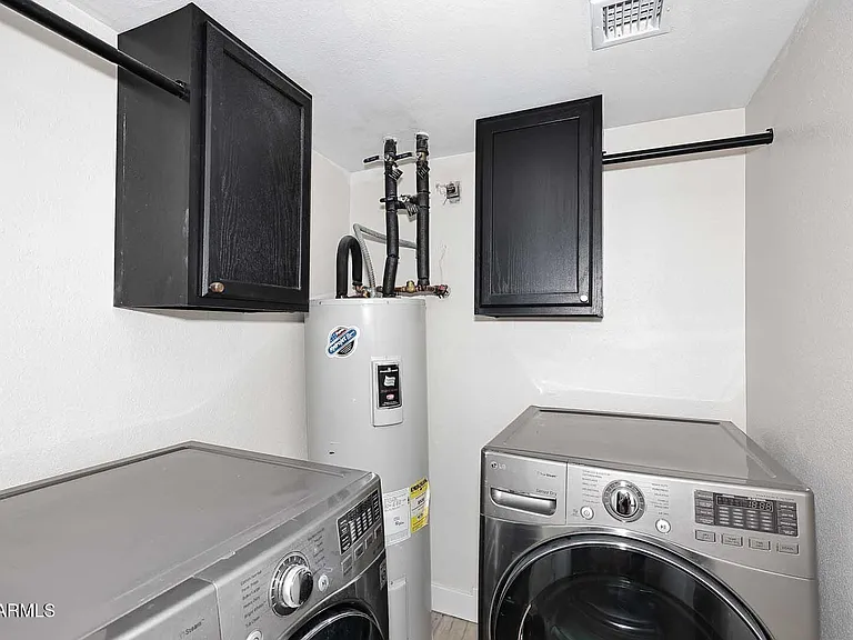4111 N 87th Pl — Photo 37