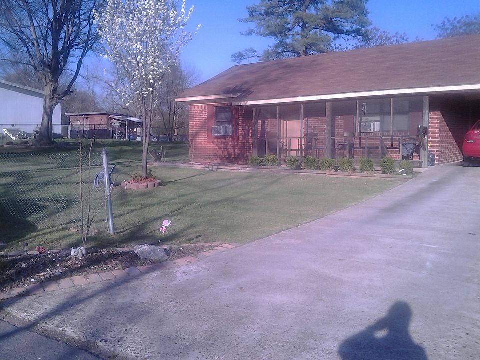 1st image of 618 S 4th St