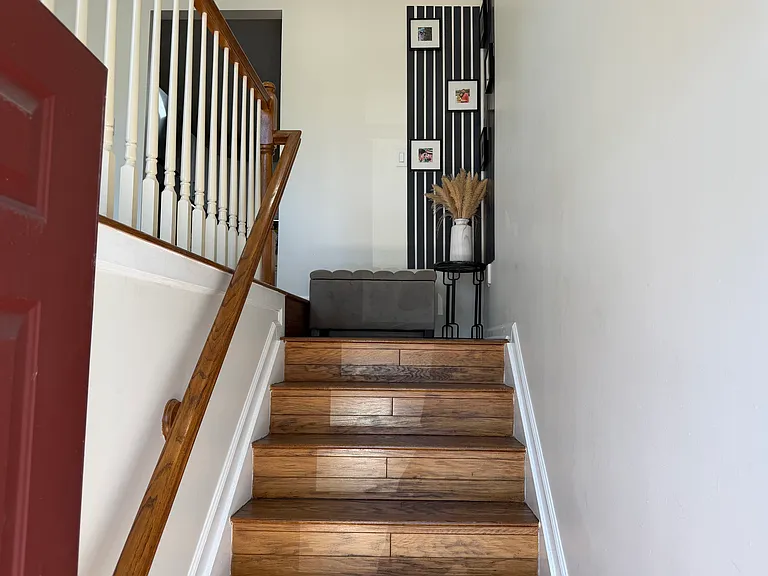 51 Willow St — Photo 4