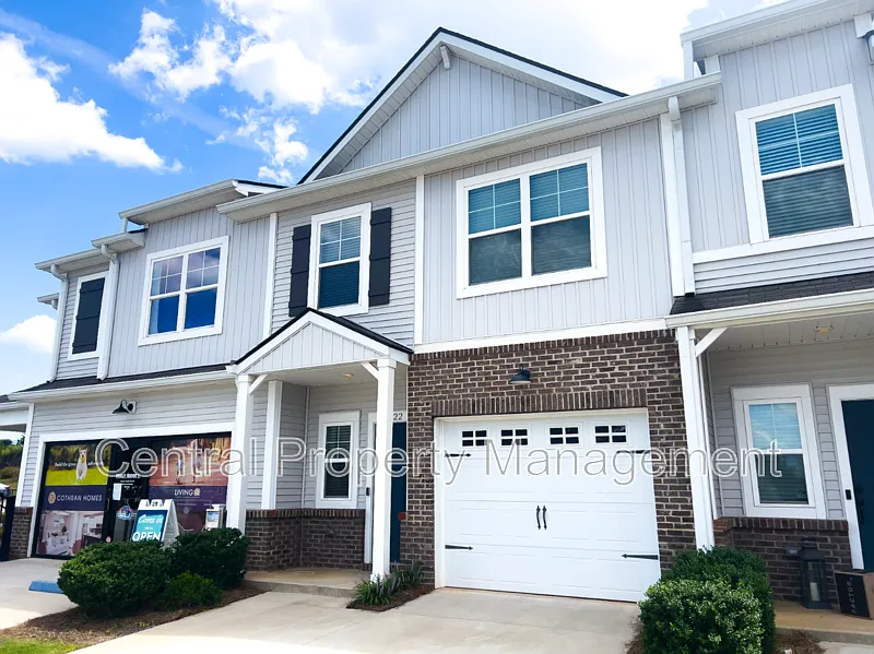 3 bed, 2.5 bath, 1688 sqft, $1,795 — Photo 2