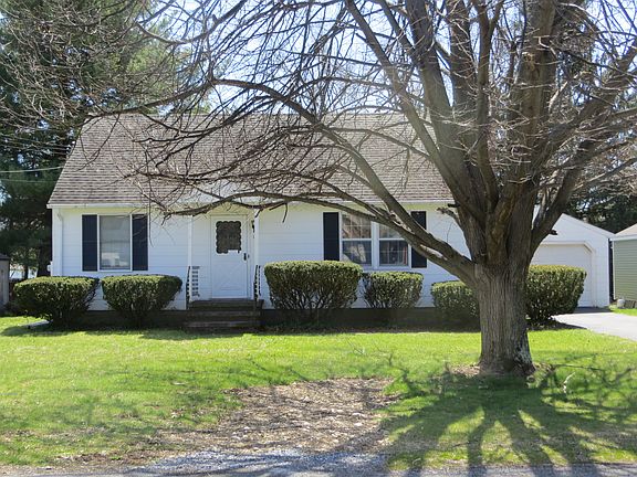 3rd image of 10 Rogers Pl #L