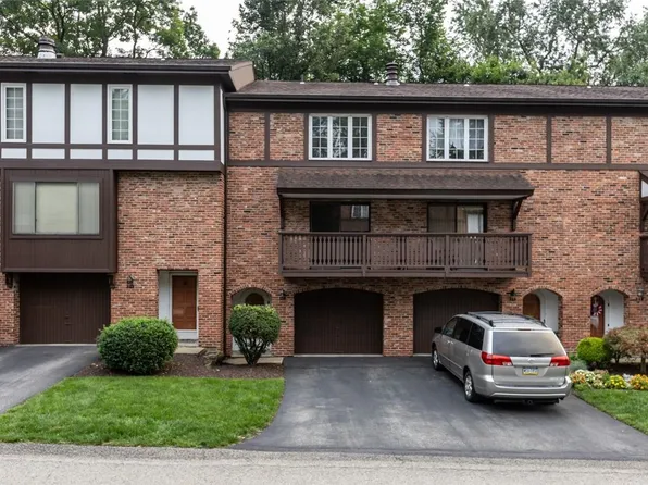 350 Woodbridge Dr, Pittsburgh, PA 15237