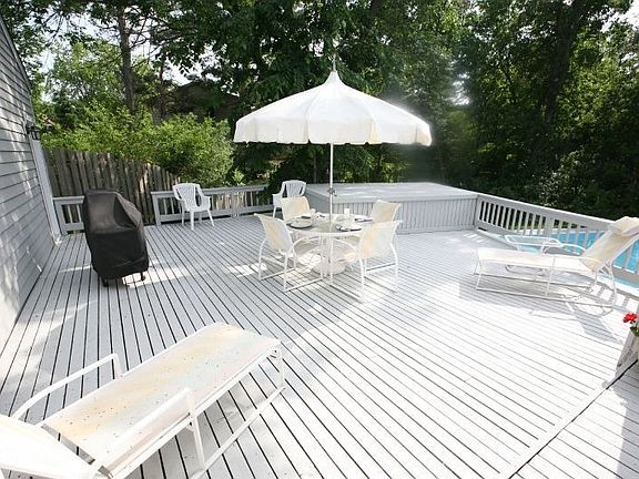 4th image of 7383 Pinehurst Ct