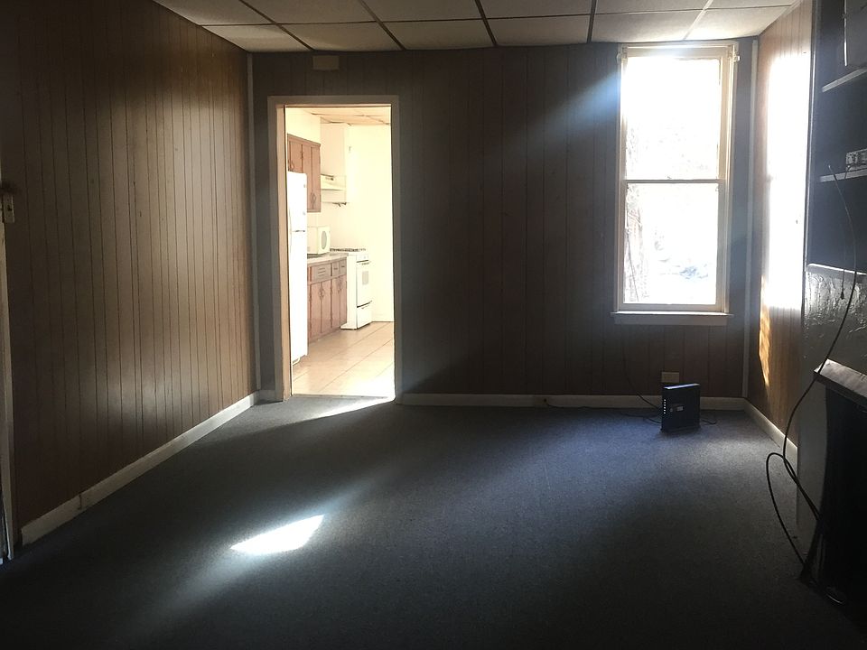 2nd image of 754 E Prospect St