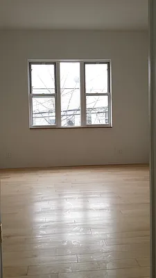 Rented by New York Realty Minimax Inc | media 23