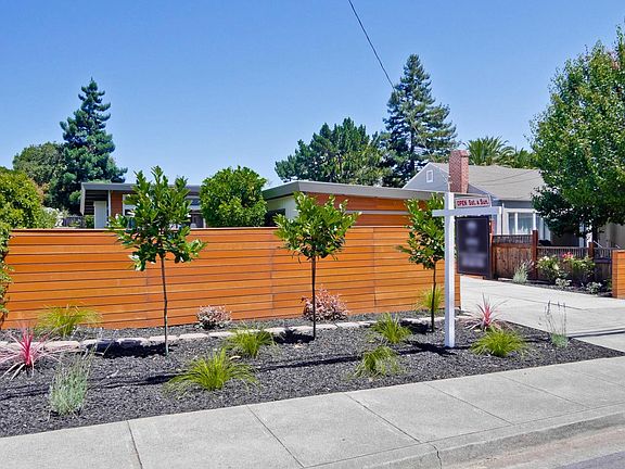 3rd image of 2656 Eaton Ave