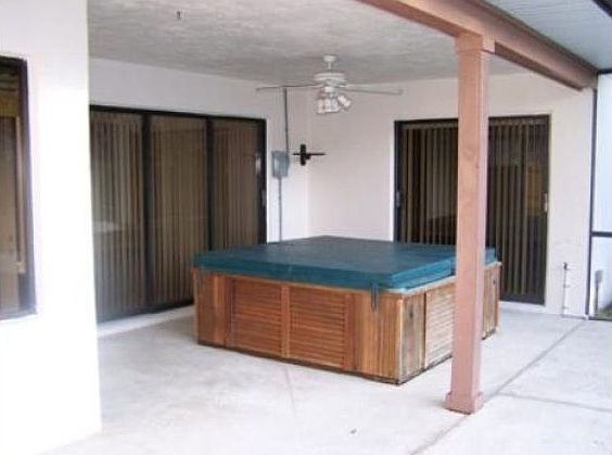 4th image of 1017 Peninsula Ave