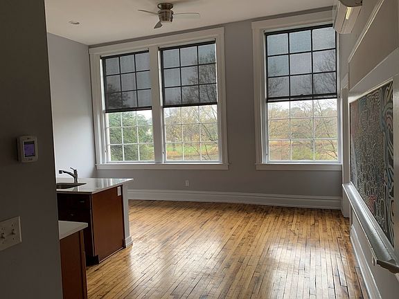 2nd image of 2415 Ballentine Blvd #10928318