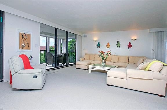 4th image of 651 E Gulf Dr Unit 133
