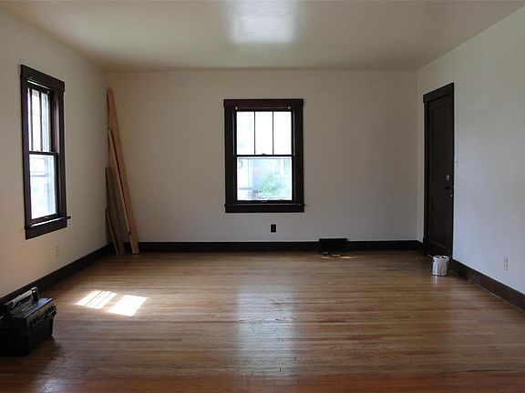 3rd image of 1112 Emery Street #2
