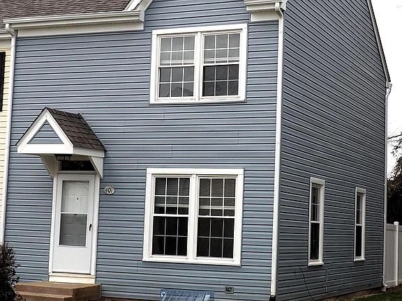3rd image of 401 Madison Ct