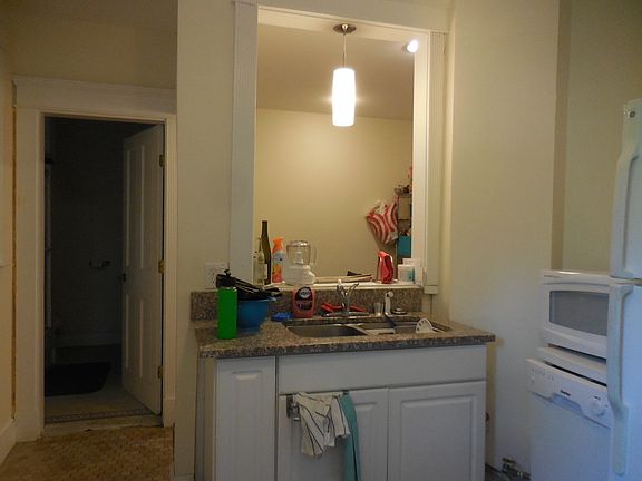 3rd image of 313 Saint Paul St #1F