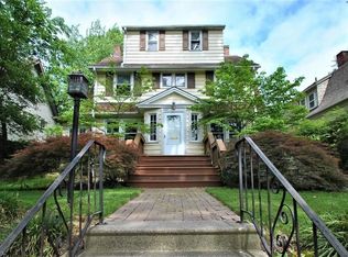 1651 Rydalmount Rd, Cleveland Heights, OH 44118