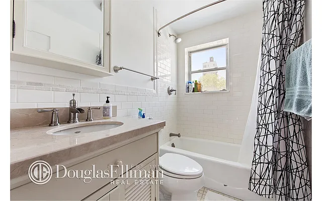 Rented by Douglas Elliman | media 15