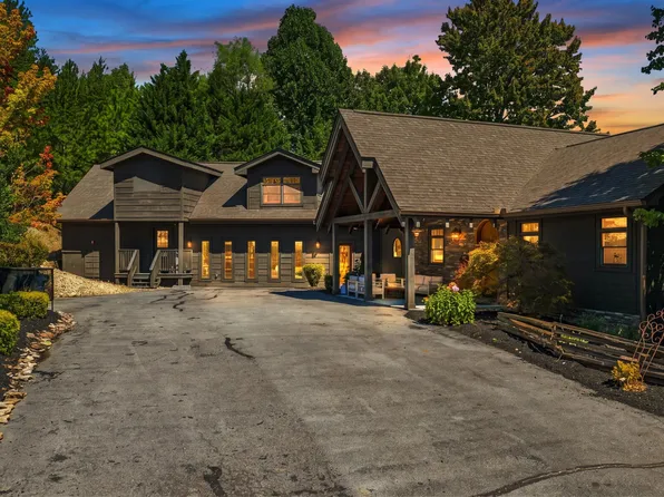 2837 Cedar Falls Way, Sevierville, TN 37862