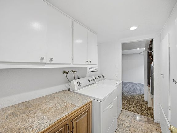 5th image of 10866 Sproul Ave