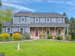 1202 Carriage Hill Dr, Phoenixville, PA 19460