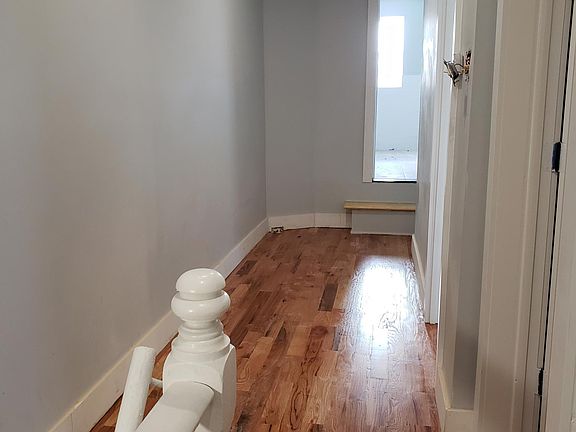 5th image of 168 Van Horne St #1