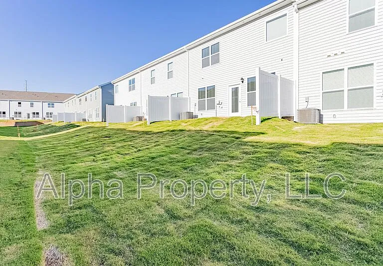 540 Yellow Fox Rd — Photo 35