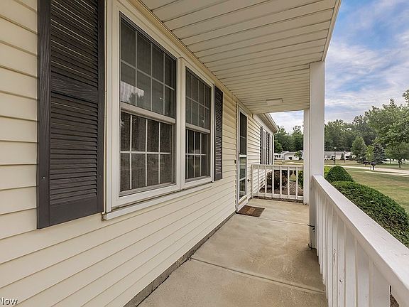 3rd image of 6807 Farmingdale Ln