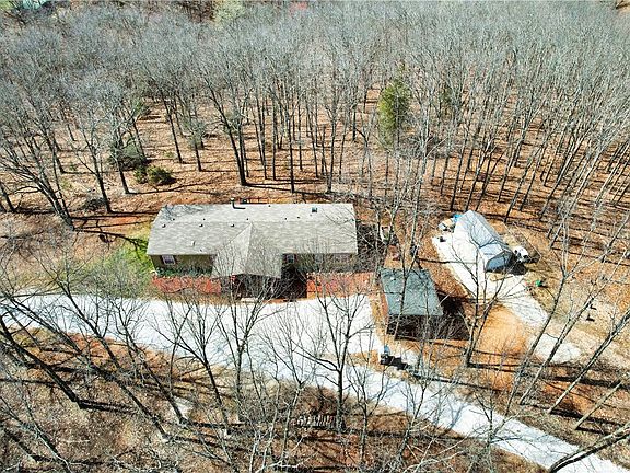 4th image of 16476 Weaver Ln