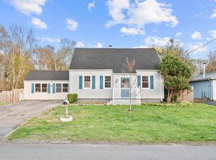 33 Robbins Ct, Milford, CT 06461