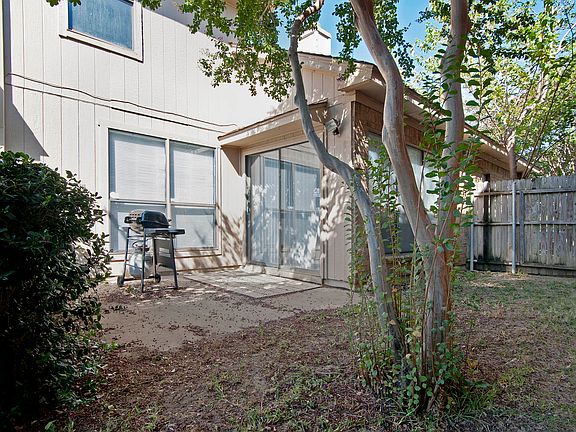 4th image of 1816 Alameda Dr