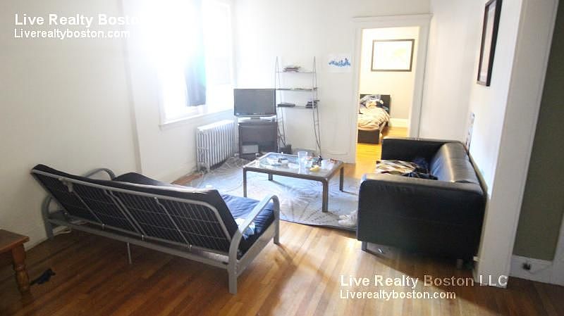 2nd image of 1634 Commonwealth Ave APT 11R