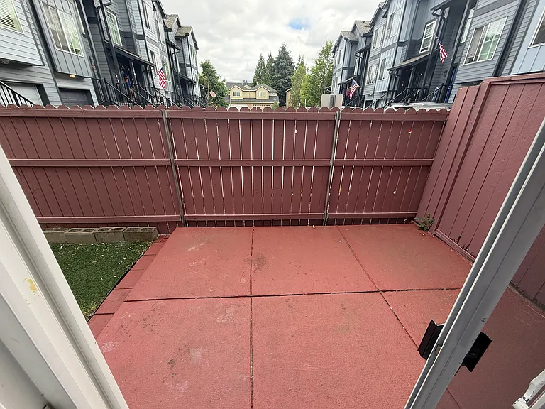 6018 NE 33rd Cir — Photo 31