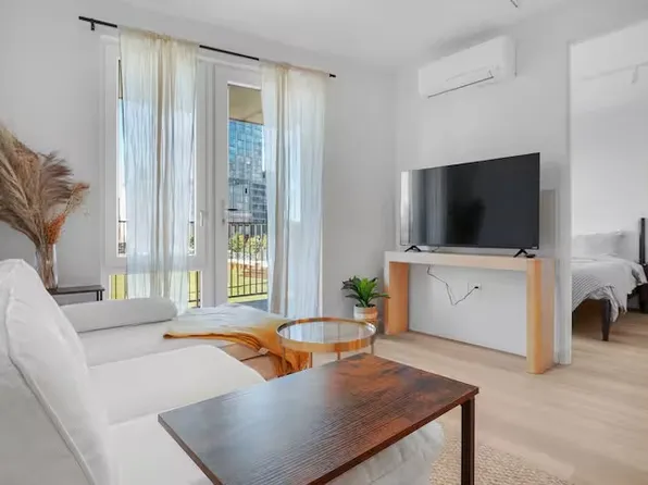 16 West Street image 3 of 43