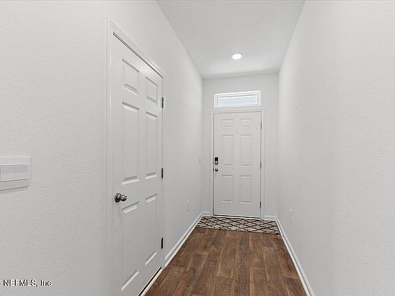 4th image of 662 CELTIC Drive