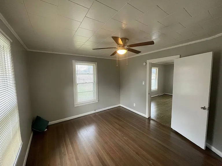 3102 S Railroad St — Photo 14