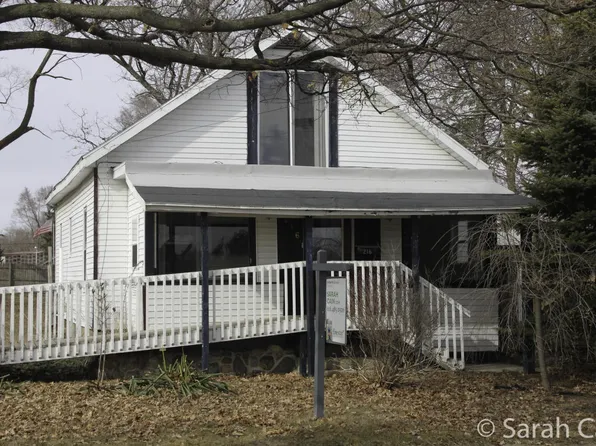 216 W Charles St, Greenville, MI 48838