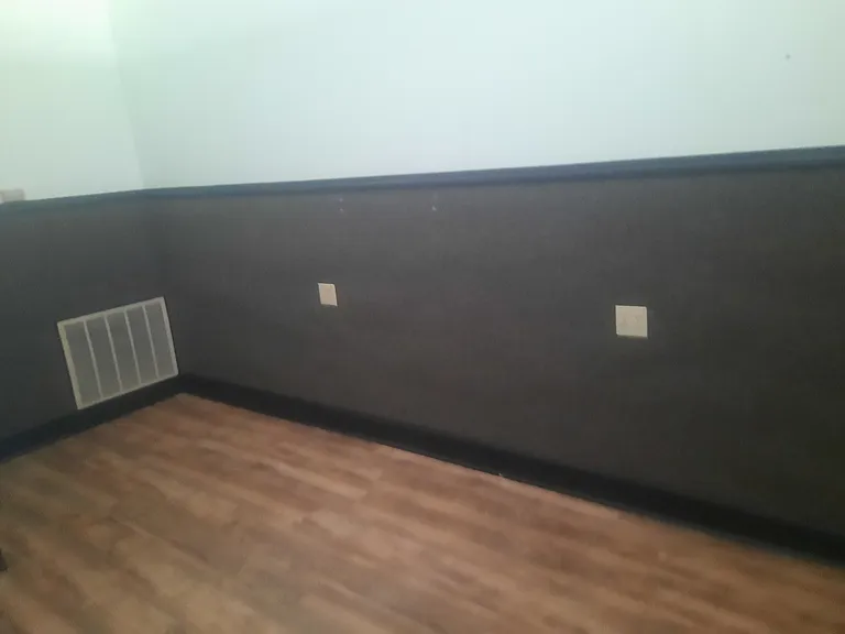 115 E 6th St #1 — Photo 4