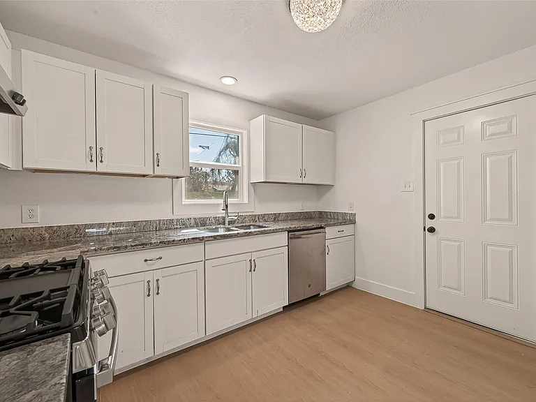 3209 McCrarey Dr — Photo 16