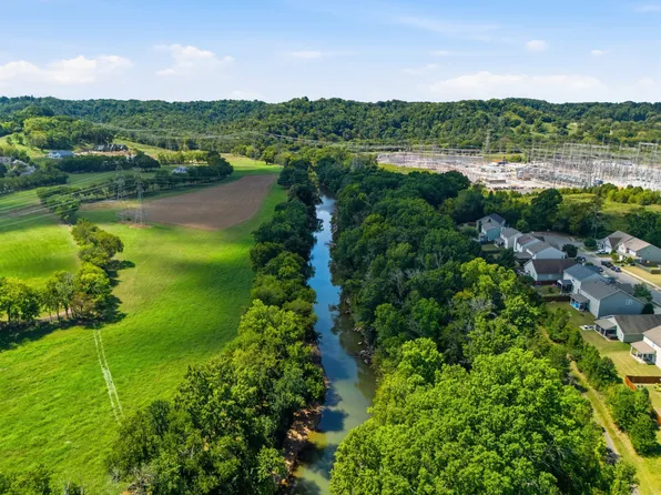 3537 Harpeth Springs Dr, Nashville, TN 37221