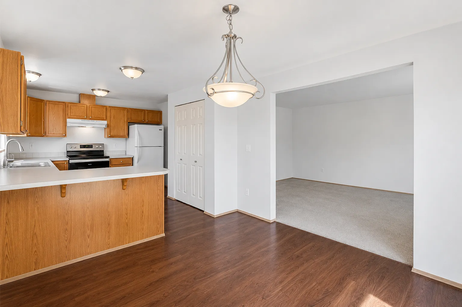 517 Alexander St — Photo 3