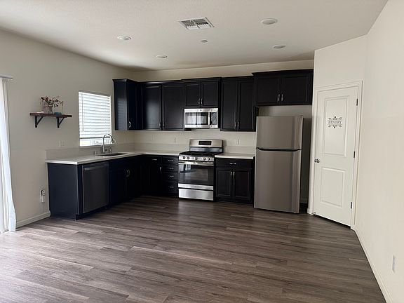 2nd image of 1413 Silverbell Dr
