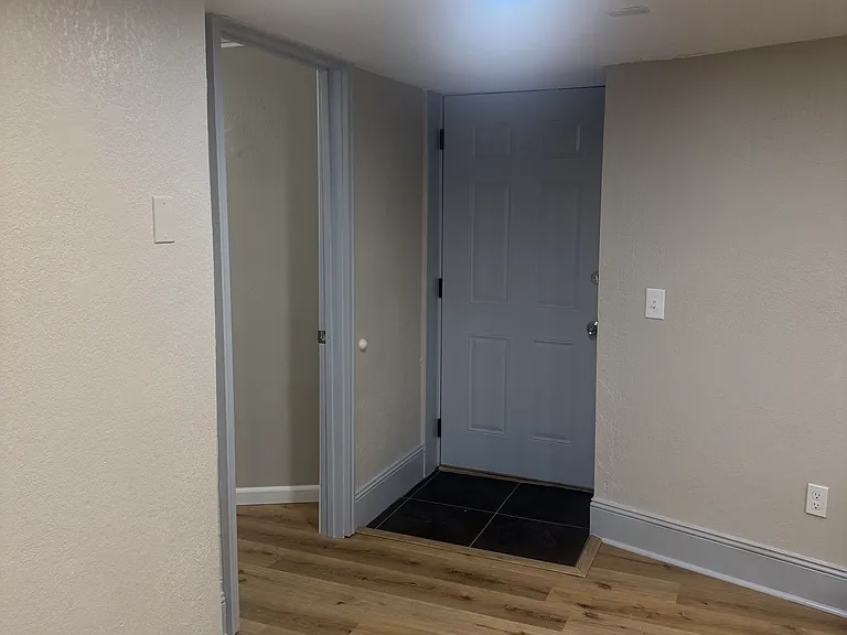 277 Aurora Ave #4 — Photo 6