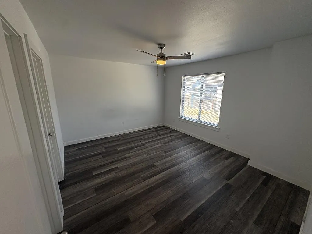 626 N College St — Photo 4